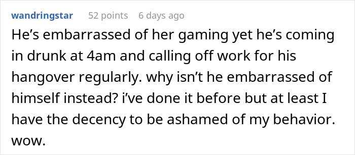 Screenshot of a Reddit comment criticizing a guy who mocks his girlfriend for playing video games to unwind.