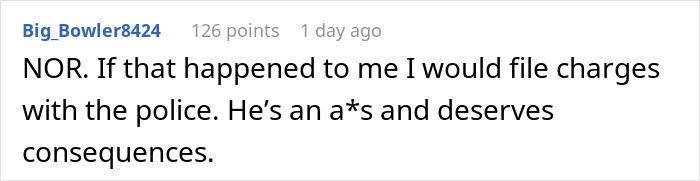 Screenshot of a comment discussing consequences after a guy tries to prove roommate is not allergic to grass by putting it in her pillow.