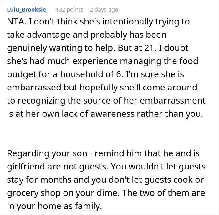 Screenshot of a Reddit comment discussing a mom accused of embarrassing son&rsquo;s girlfriend who offered to cook meals.