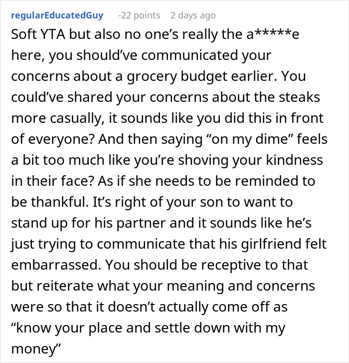 Comment highlighting a mom accused of embarrassing her son&rsquo;s girlfriend who offered to cook meals, discussing communication issues.