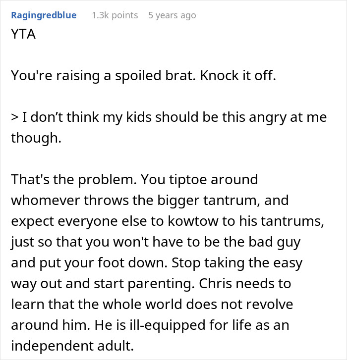 Text from a user criticizing a dad for enabling his son's tantrums and raising a spoiled child without proper parenting.