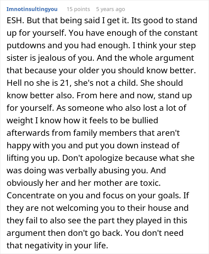 Screenshot of an online vent where a guy shares issues about his girlfriend wanting him to close her closet door.