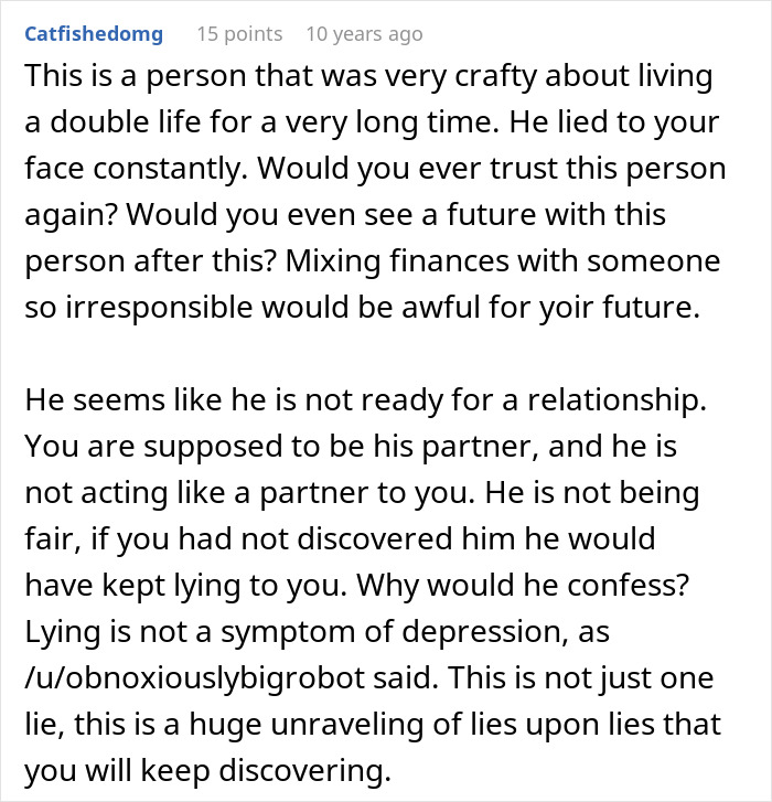 Alt text: Screenshot of a comment discussing a boyfriend building a relationship on lies and trust issues in a partnership.