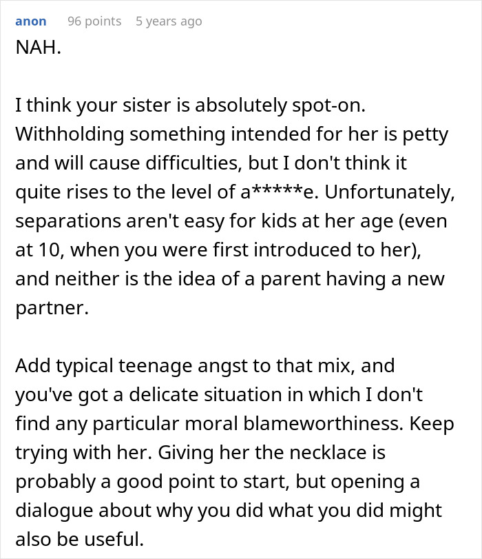 Screenshot of a Reddit comment discussing a 13-year-old hating dad's girlfriend and regretting not accepting her gift.