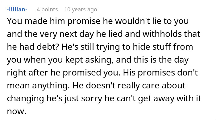 Alt text: Screenshot of a forum comment discussing a boyfriend lying and hiding debt, highlighting relationship trust issues.