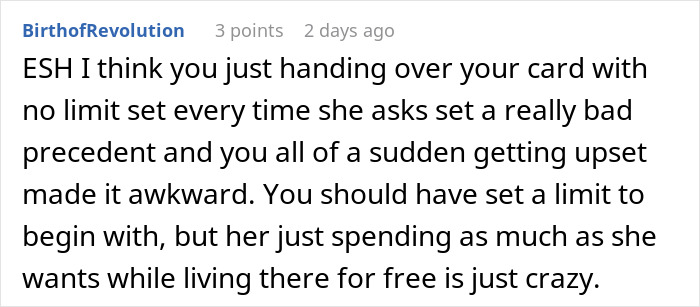 Online comment discussing a mom accused of embarrassing her son&rsquo;s girlfriend who offered to cook meals for them.