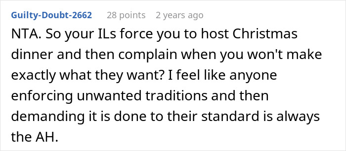 Reddit comment discussing family conflict over Christmas dinner when vegetarian host didn&rsquo;t prepare ham as expected.