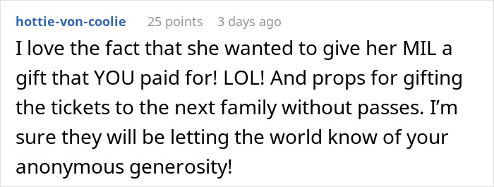 Screenshot of a Reddit comment praising grandma’s savage holiday clapback in a family gift dispute. Screenshot of a Reddit comment praising grandma’s savage holiday clapback in a family gift dispute.