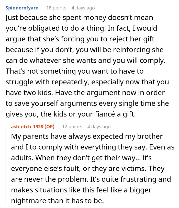 Screenshot of an online discussion about mom forcing her Disney dream causing debt and guilt for her family. Screenshot of an online discussion about mom forcing her Disney dream causing debt and guilt for her family.