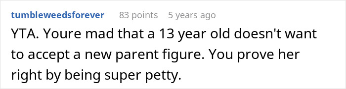 Screenshot of a Reddit comment discussing a 13-year-old who dislikes dad&rsquo;s girlfriend and regrets not accepting her gift.