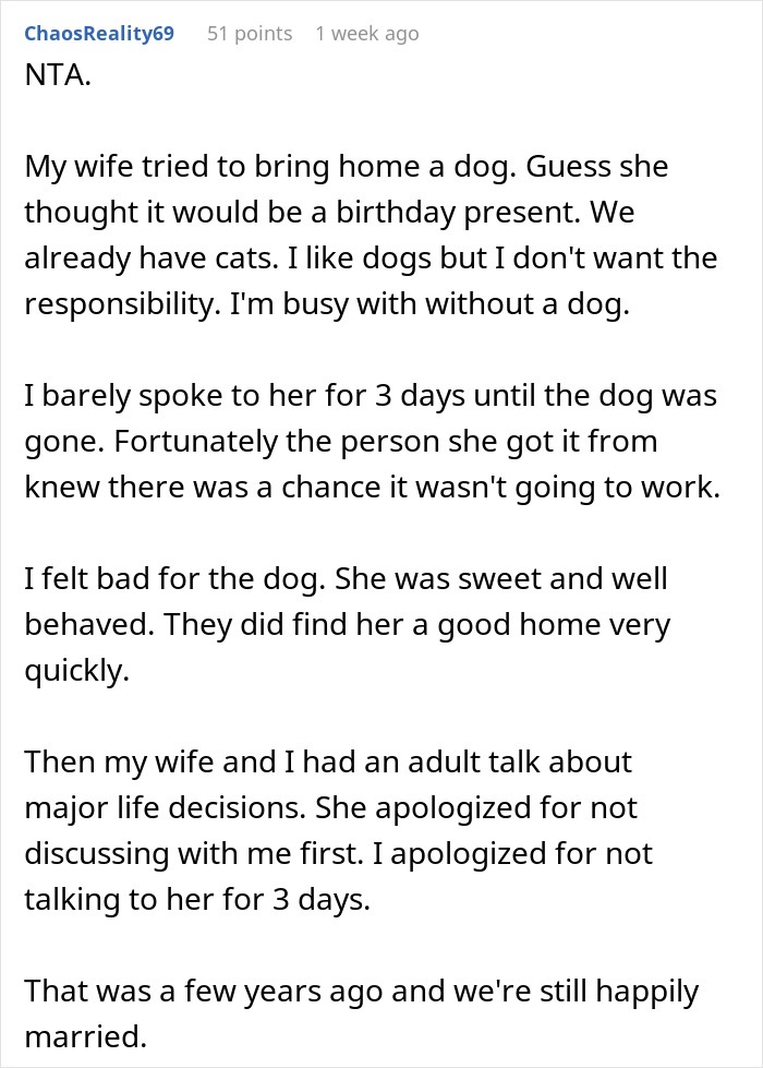 Text post describing a dog-care home drama where a wife brings home a dog without consent causing tension.