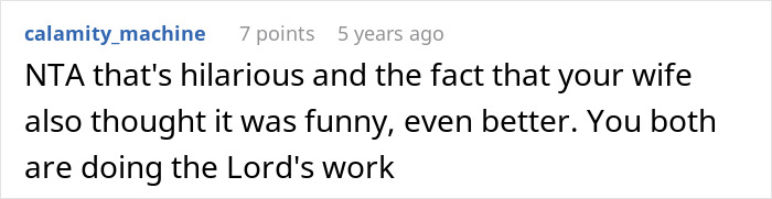 Screenshot of a Reddit comment discussing a woman&rsquo;s experience with a homophobic MIL excluding her from family photos.