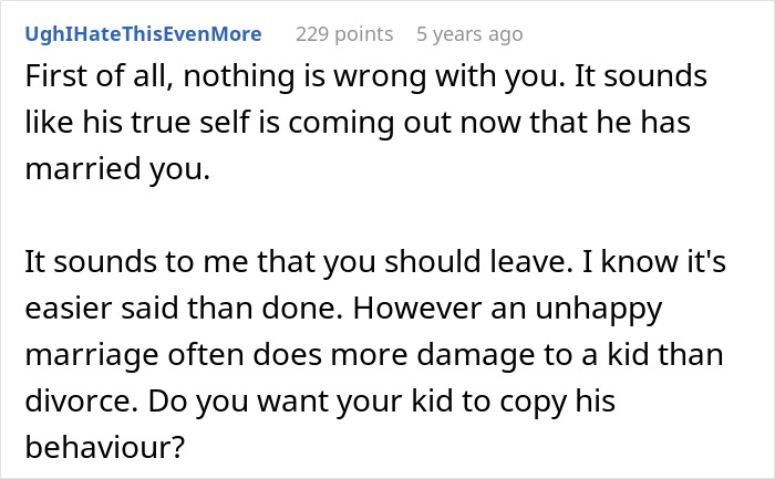 Commenter advises a woman on her marriage troubles after her husband ruined the wedding, suggesting she consider leaving.