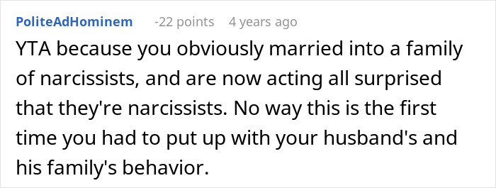 Woman reheats pizza leftovers for MIL during unannounced Christmas visit and faces harsh family reaction online.