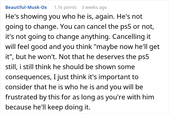 Comment discussing a guy wanting a PS5 for Christmas but facing frustration after pressuring his girlfriend about it.