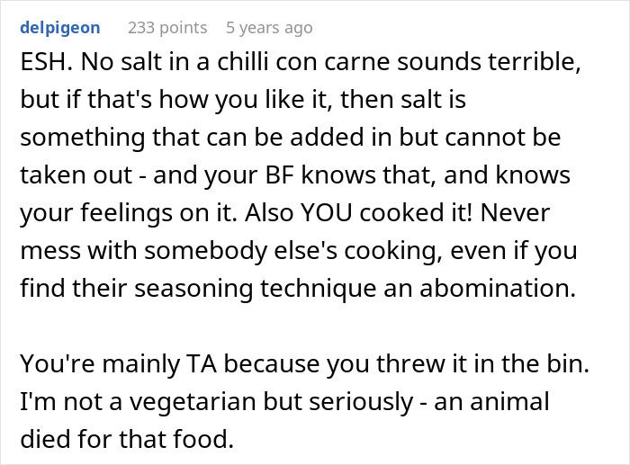 Reddit comment discussing relationship conflict after boyfriend salts entire pot of chili, causing reevaluation.