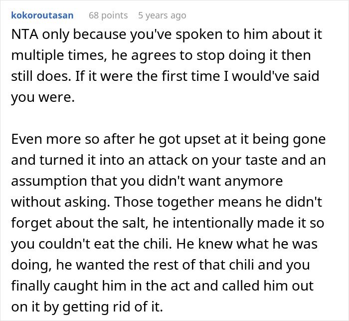 Screenshot of a Reddit comment discussing a boyfriend salting the entire pot of chili, impacting the woman’s relationship.