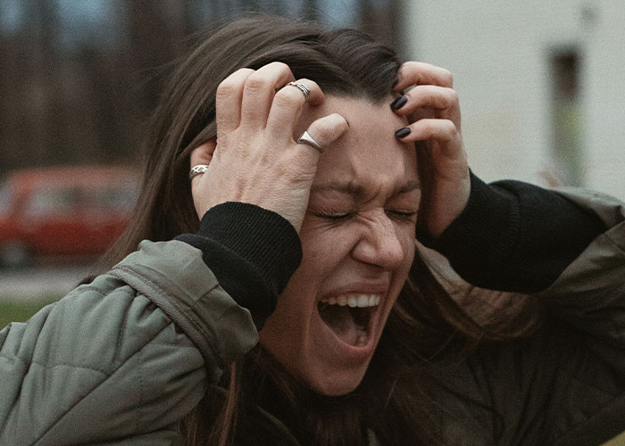 "Her Face Ripped Off": 49 Most Bizarre Medical Cases Medical Workers Saw In The ER