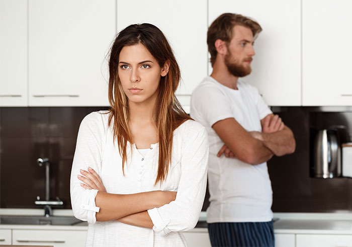Man Can&rsquo;t Handle How Grotesque And Horrifying GF&rsquo;s Book Is, Calls The Police On Her