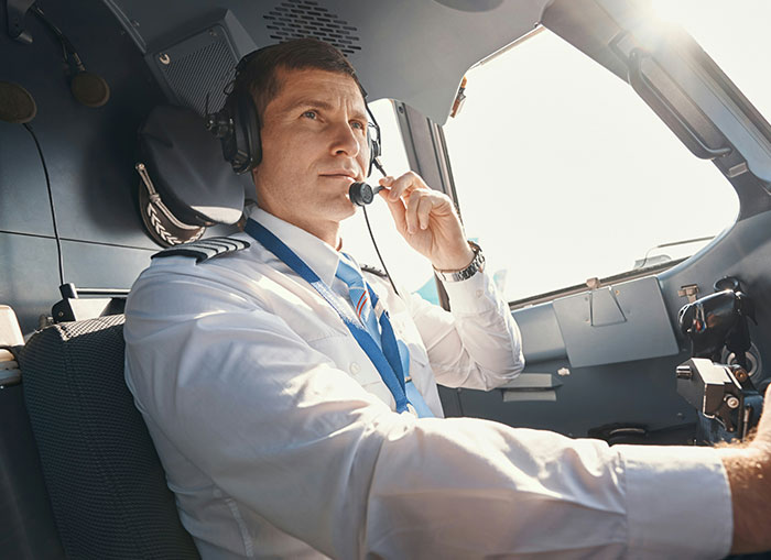 35 “Is Anyone Here A Doctor?” Stories That Went From Zero To Chaos Fast