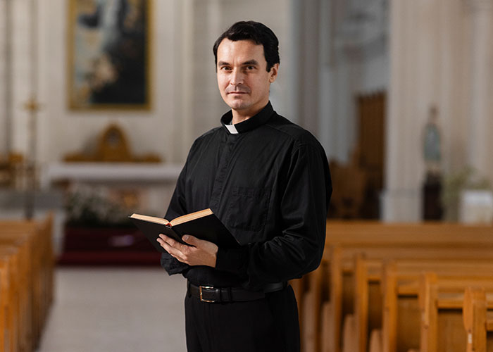 54 Former Cult Members Reveal The Exact Moment They Knew Their Group Was A Real Cult