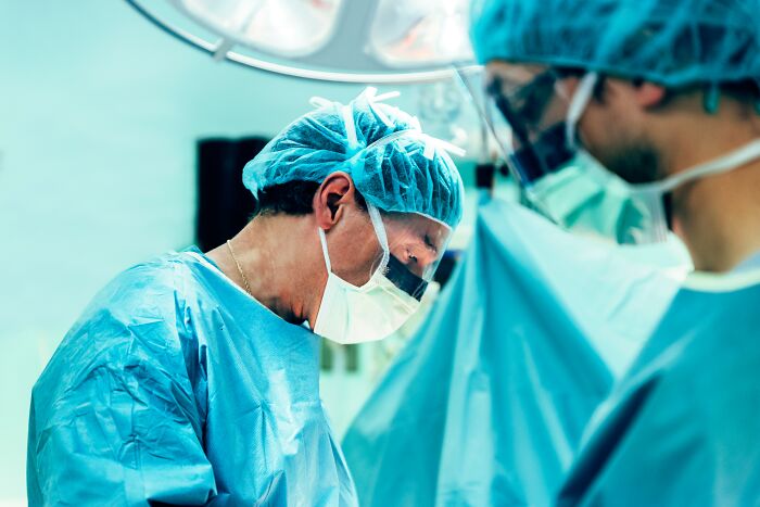 46 Times Medical Staff Had To Step Out Because Patients Coming Off Anesthesia Were Too Funny