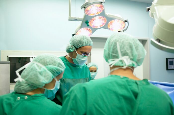 46 Times Medical Staff Had To Step Out Because Patients Coming Off Anesthesia Were Too Funny