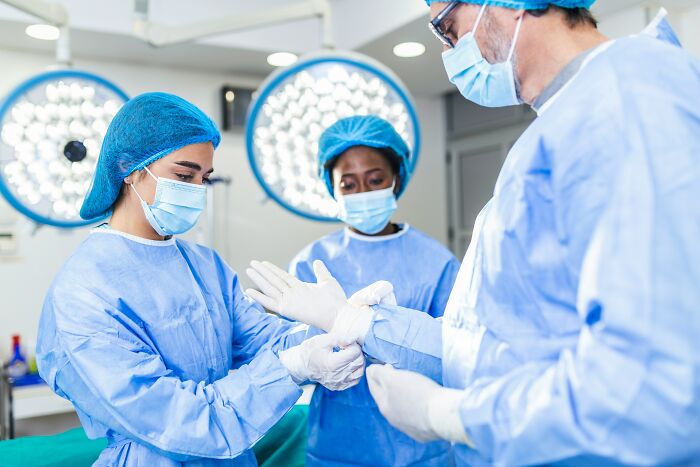 46 Times Medical Staff Had To Step Out Because Patients Coming Off Anesthesia Were Too Funny