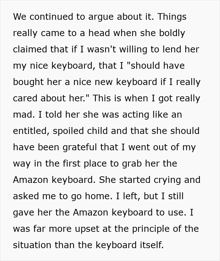 Text describing a man lending his girlfriend a spare keyboard and her ungrateful reaction leading to conflict and a breakup.