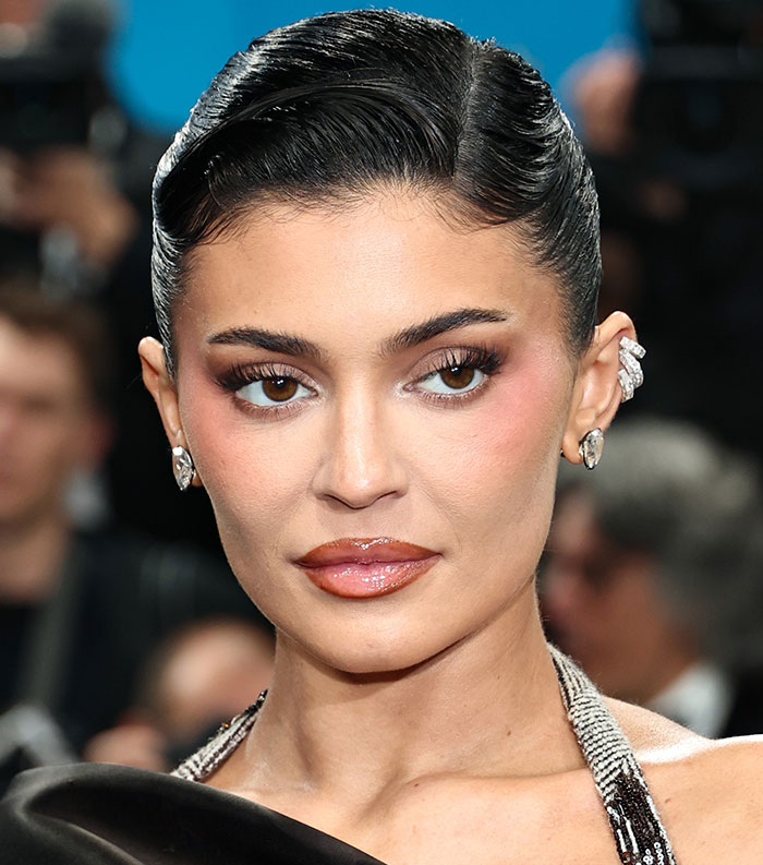 Close-up of a female star with sleek hair and makeup, featured among the most disliked stars of this year.