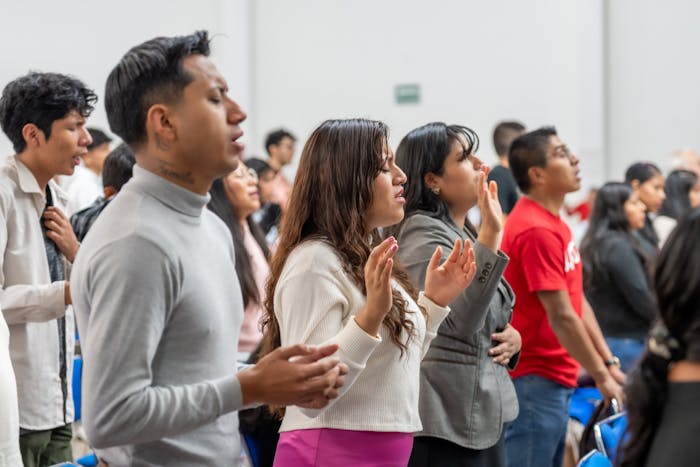 &ldquo;My Sister Showed Up To Thanksgiving With Her &lsquo;Spiritual Advisor,&rsquo; And It Blew Up The Whole Night&rdquo;