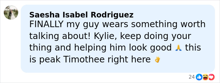 Timoth&eacute;e Chalamet at red carpet event with Kylie Jenner, fans notice an unusual detail in his outfit.