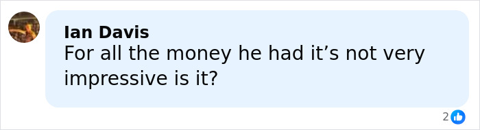 Comment from Ian Davis questioning the impressiveness of Epstein&rsquo;s private island home in an online discussion.