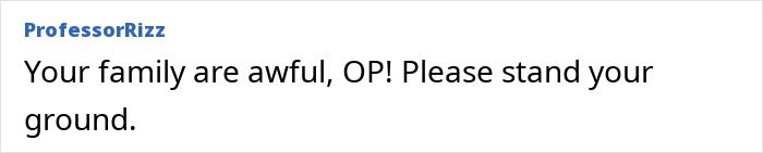 Comment criticizing family for demanding Christmas dinner hosting without helping, highlighting family dynamics and income issues.