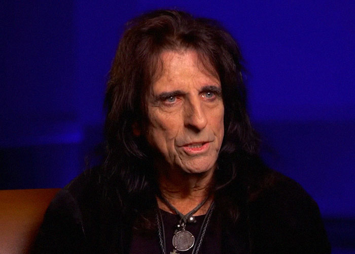 “I Told Him I Didn't Want His Autograph And Walked Away”: 65 Times People Ran Into Celebrities