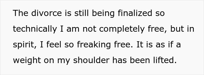 Text reading about a mom feeling free after divorce amidst challenges with her kids on Christmas.