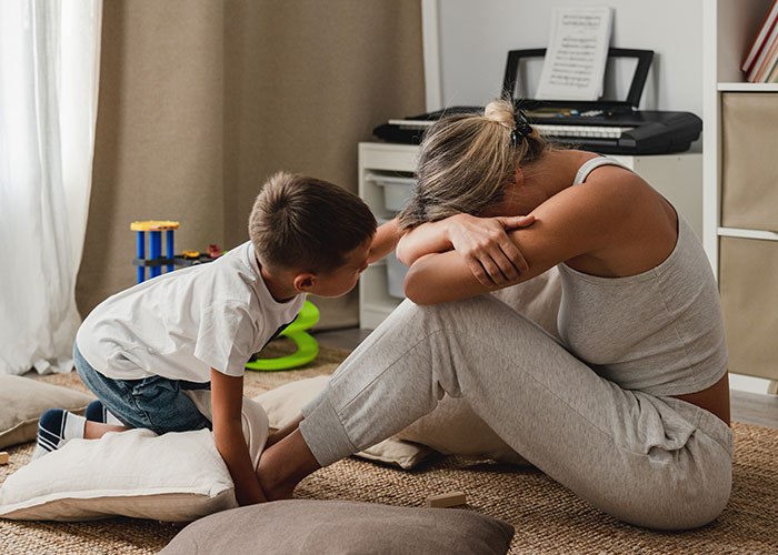 Woman Leaves House In Pajamas After Family Drama Over Christmas Gifts, Ends Up Getting A Divorce