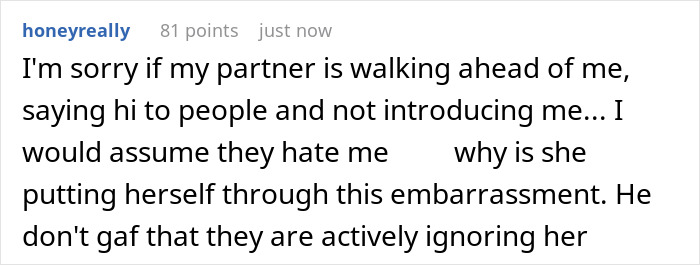 Red carpet scene showing celebrities appearing to ignore Kylie Jenner after Timoth&eacute;e Chalamet snubs at Golden Globes event.