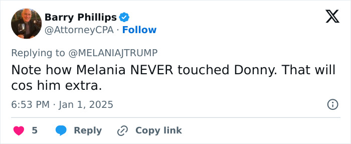 Tweet screenshot showing a comment on Melania Trump's body language at Mar-a-Lago New Year's Eve bash sparking theories.