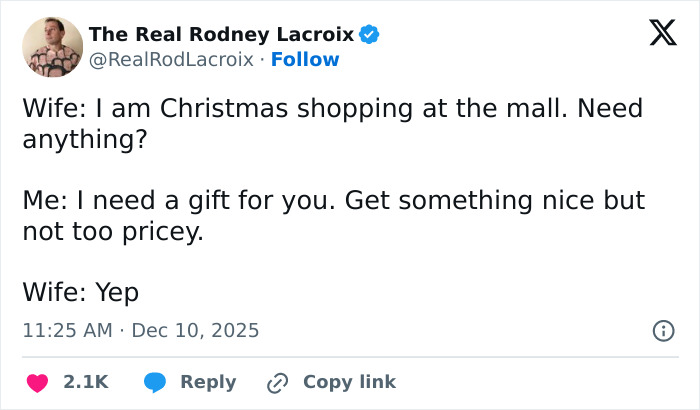 Tweet showing a husband and wife texting about Christmas shopping, relatable for dads and husbands humor posts.