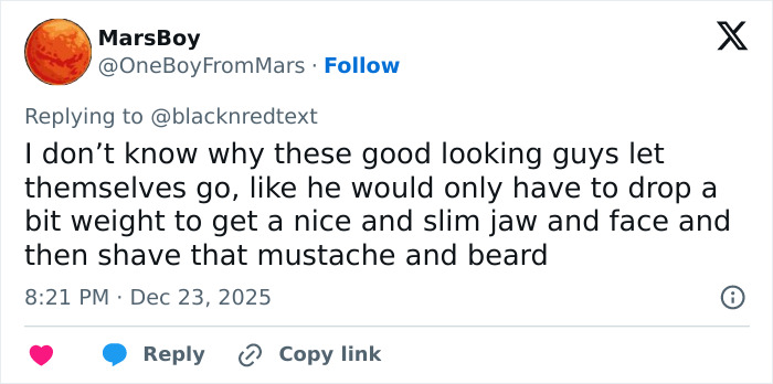 Tweet discussing a 2000s teen heartthrob&rsquo;s changed appearance at 48 with critiques on weight and facial hair.