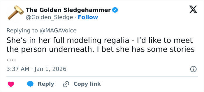 Tweet from The Golden Sledgehammer discussing Melania Trump's body language at Mar-a-Lago New Year's Eve event.