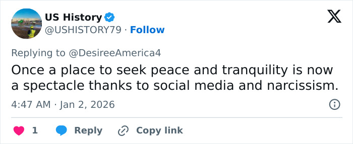 Screenshot of a tweet about the viral Red Rock Canyon incident involving the first Karen of 2026 blocking a tourist&rsquo;s shot.