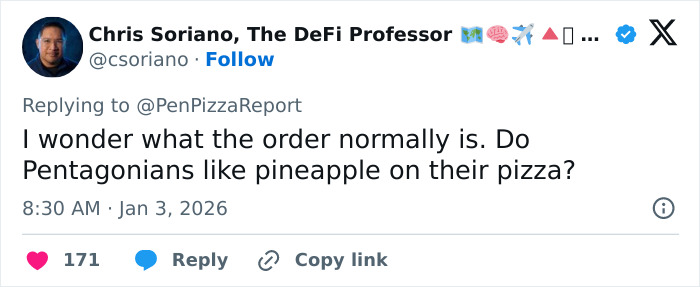 Screenshot of a tweet questioning Pentagon pizza preferences amid a spike during Venezuela attack theories discussion.