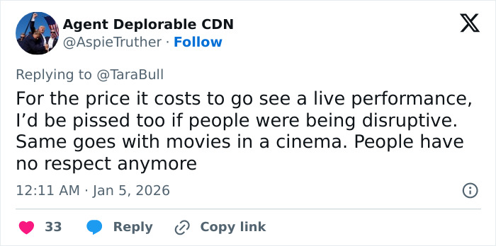 Male Karen tweet complaining about disruptive audience at Mamma Mia Broadway show, people have no respect