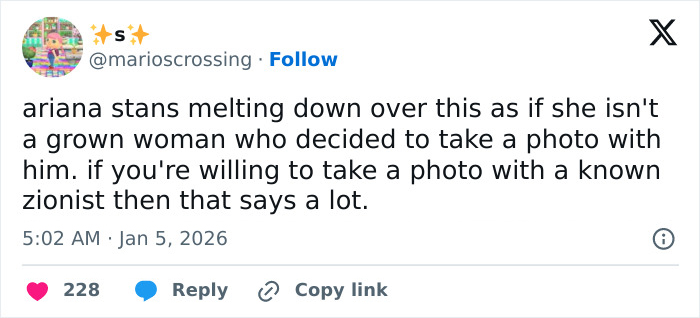 "She Should Know Better": Ariana Grande's Pic With Controversial Star Sparks Fiery Reactions "She Should Know Better": Ariana Grande's Pic With Controversial Star Sparks Fiery Reactions