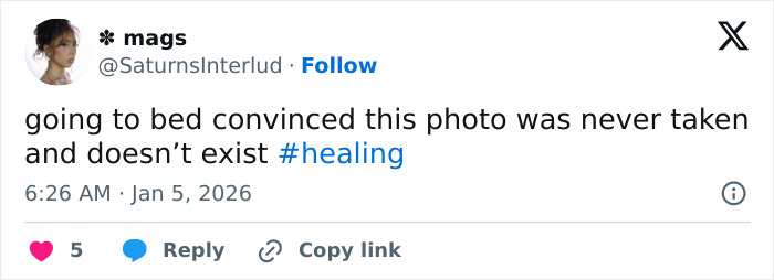 "She Should Know Better": Ariana Grande's Pic With Controversial Star Sparks Fiery Reactions "She Should Know Better": Ariana Grande's Pic With Controversial Star Sparks Fiery Reactions