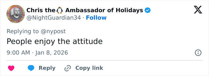 Screenshot of a social media reply praising the pizzeria owner known for his salty replies to harsh online reviews.