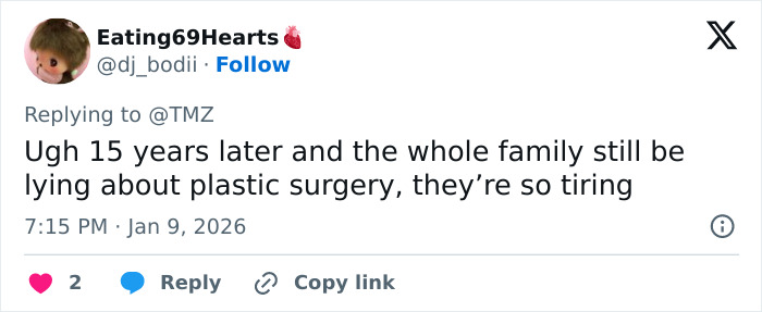 "Hand Her A Mirror": Kendall Jenner Draws Scrutiny After Denying Plastic Surgery Rumors "Hand Her A Mirror": Kendall Jenner Draws Scrutiny After Denying Plastic Surgery Rumors