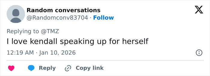 "Hand Her A Mirror": Kendall Jenner Draws Scrutiny After Denying Plastic Surgery Rumors "Hand Her A Mirror": Kendall Jenner Draws Scrutiny After Denying Plastic Surgery Rumors